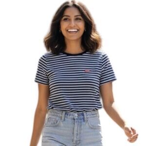 Levis Shirt Womens Medium Blue White Striped Ribbed Logo Crewneck Tee T-Shirt